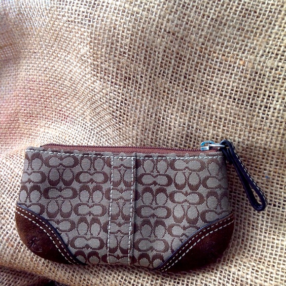 Mini Brown Coach logo change bag - Picture 3 of 10